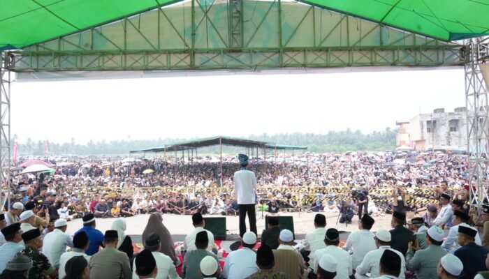 Bupati Erlina Maknai Ceramah UAS di Pinyuh: Pentingnya Persaudaraan dalam Keberagaman
