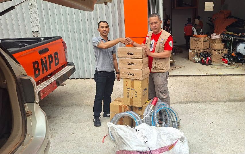 Ketapang terima bantuan alat Damkar dari Pemprov.