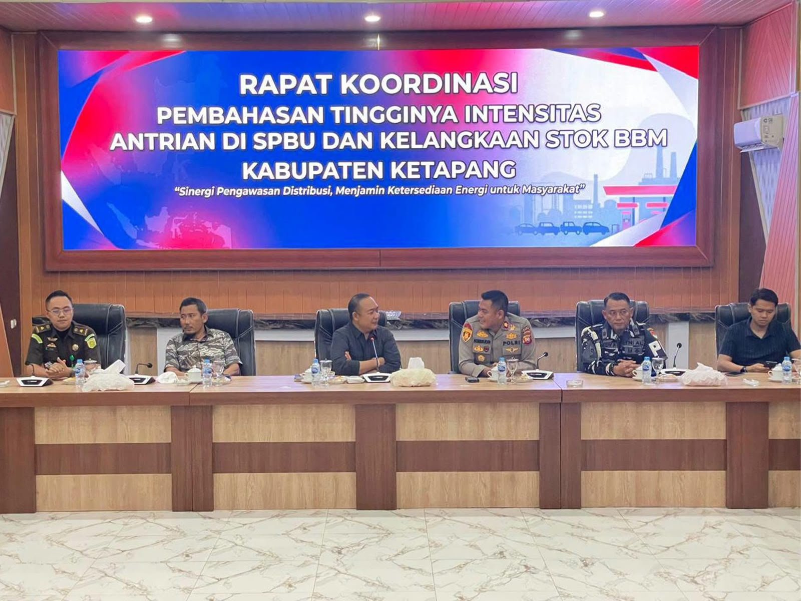 Rakor membahas masalah antrian BBM Subsidi di Kabupaten Ketapang.