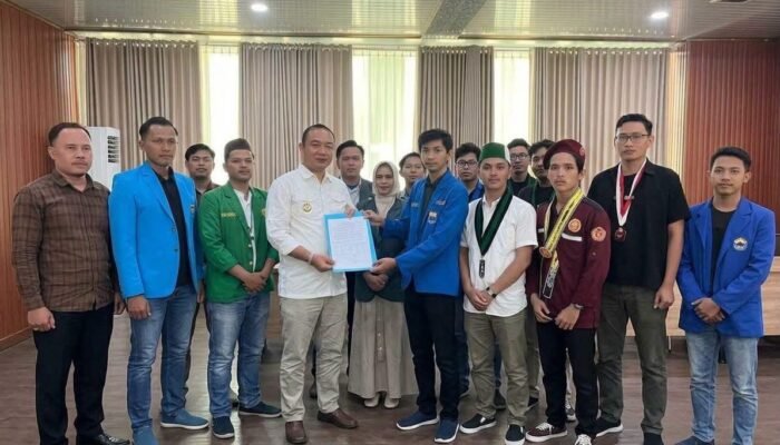 Bupati Ketapang Terima Aspirasi Cipayung Plus dan BEM Soal Penanganan Karhutla