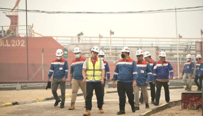 Kapal BBM Tiba di Ketapang, Bupati Desak Pertamina Percepat Distribusi ke SPBU