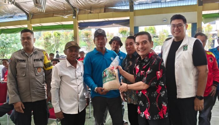 Sosialisasikan Empat Pilar Kebangsaan di Pinyuh, Daniel Johan Apresiasi Semangat Gotong Royong Anggota Damkar