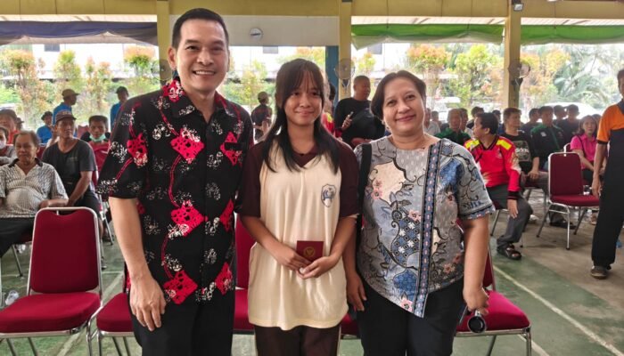Daniel Johan Dukung Siswi Amkur Sungai Pinyuh Jadi Duta Anti Narkoba
