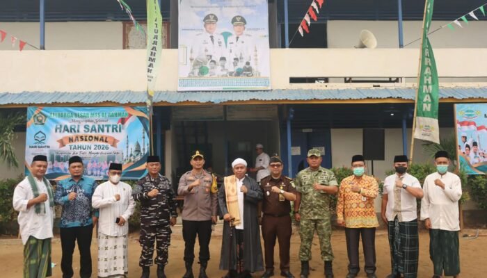 Kapolres Ketapang Ajak Santri Jaga Akhlak dan Terus Berprestasi