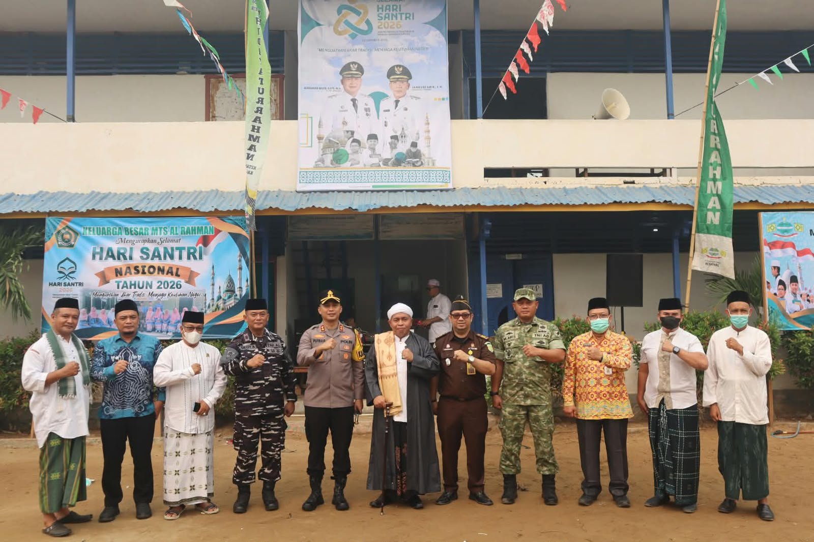 upacara peringatan Hari Santri Nasional (HSN) 2026 di Pondok Pesantren Hidayaturrahman, Jalan Gajah Mada, Desa Kalinilam, Kecamatan Delta Pawan, Kamis (22/10/2026).