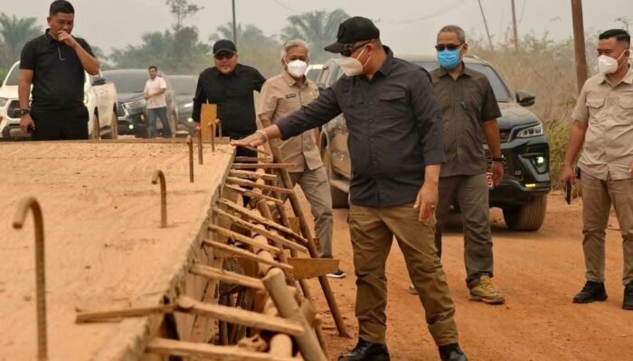 Bupati Ketapang Tinjau Progres Jalan Pelang–Kepuluk dan Batu Tajam