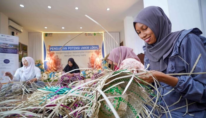 KIPP Dorong Kerajinan Anyaman Kayong Utara Tembus Pasar Nasional
