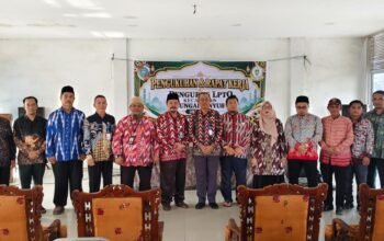 Pengukuhan pengurus LPTQ Kecamatan Sungai Pinyuh, Kabupaten Mempawah.