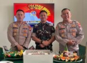 Polsek Sungai Pinyuh dan Polsek Anjungan Beri Ucapan HUT ke-81 TNI