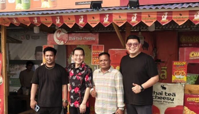 Kunjungi UMKM Patoka Sungai Pinyuh, Daniel Johan Dorong Kuliner Lokal Berkembang