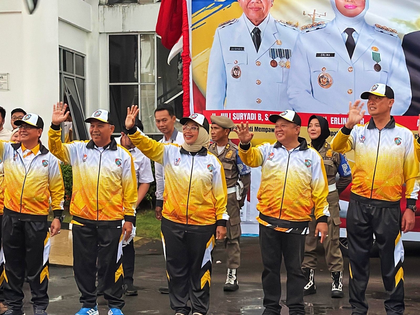 Pelepasan kontingen Porprov 2026 oleh KONI Kabupaten Mempawah.
