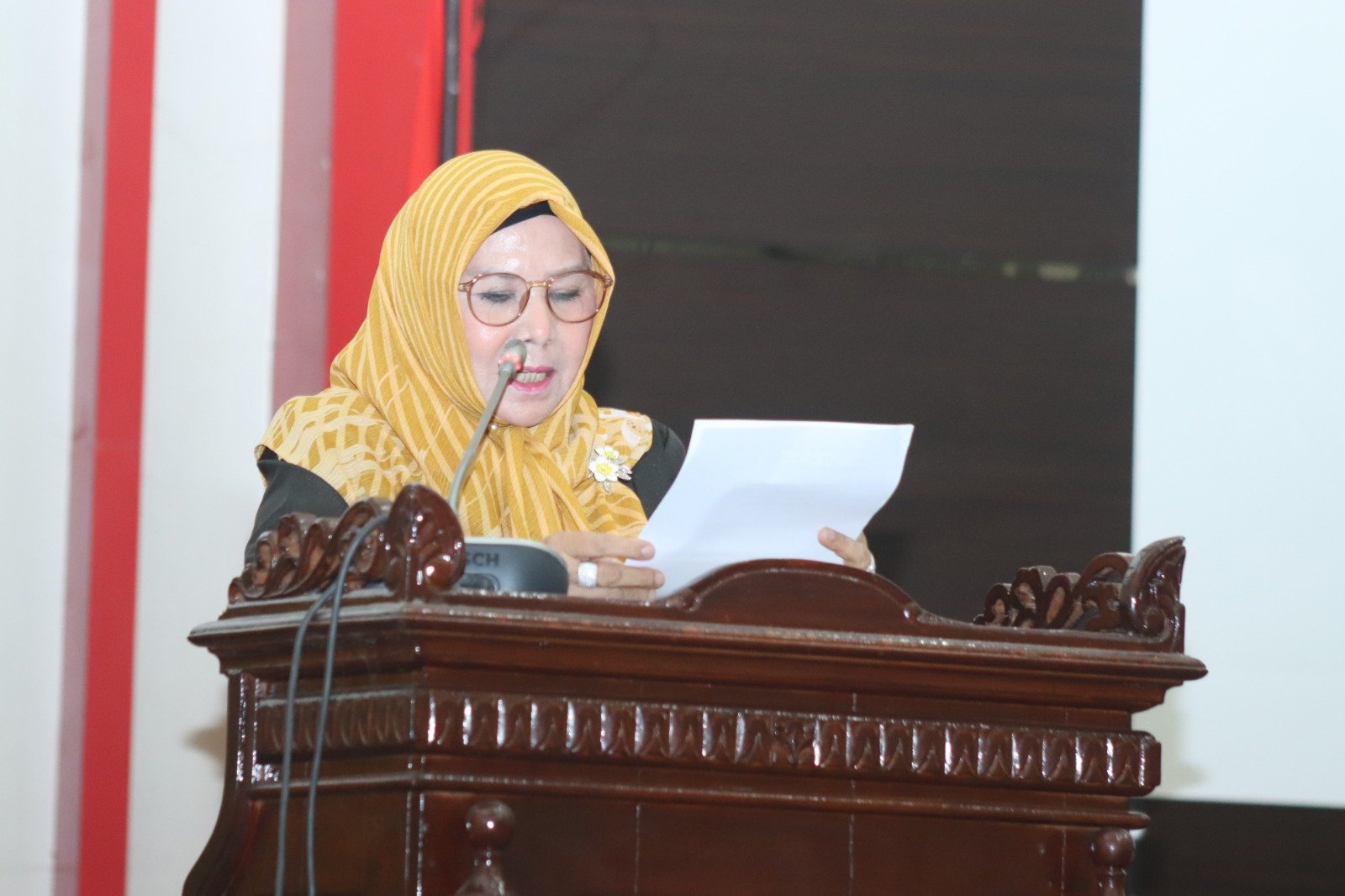 Anggota DPRD Kabupaten Sambas dari Fraksi Golkar, Hj. Uray Farida,