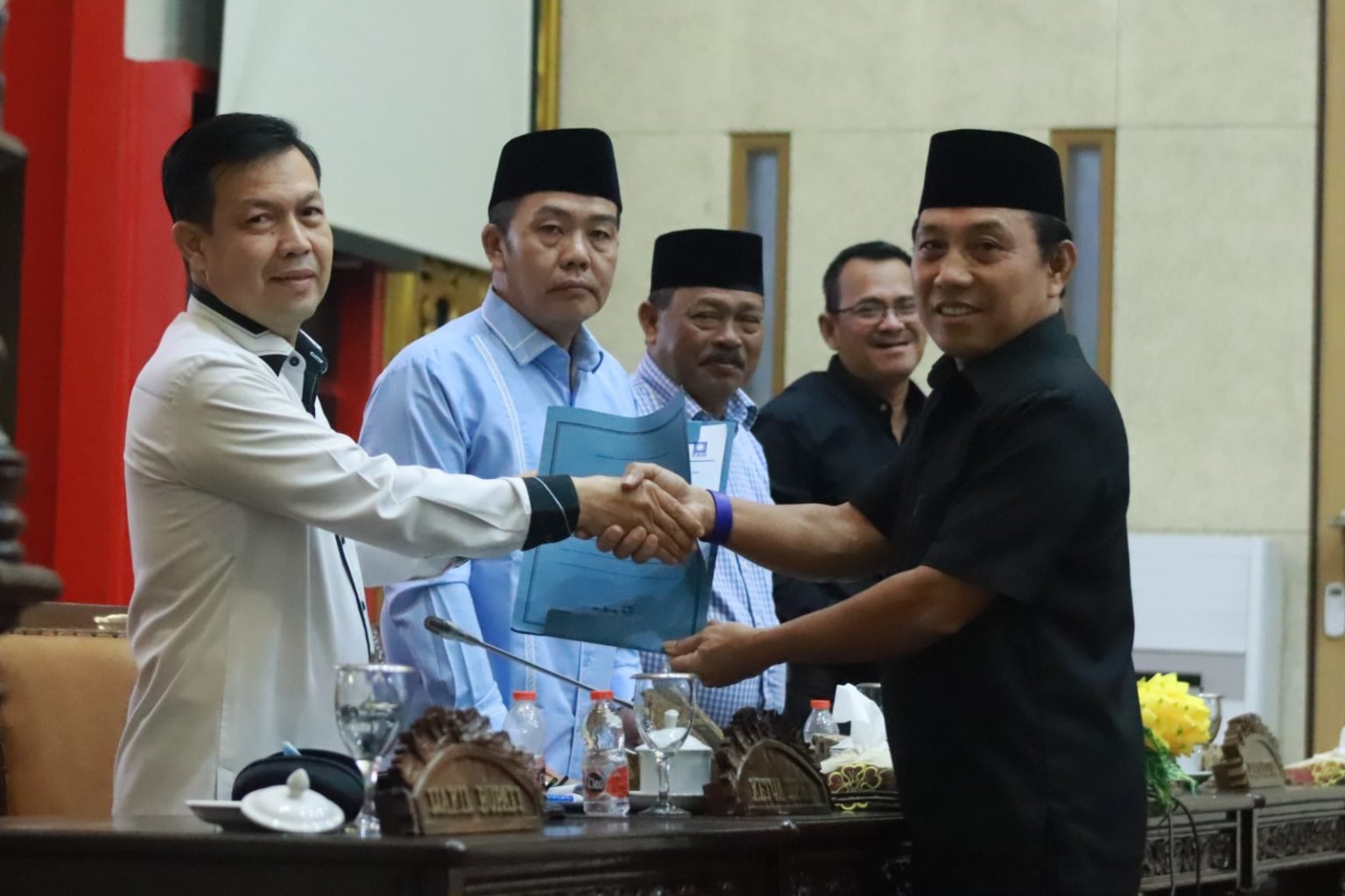 Anggota DPRD Kabupaten Sambas dari Fraksi PAN, Nandes, S.Pd., dalam Rapat Paripurna DPRD Kabupaten Sambas, Kamis (24/9/2026).