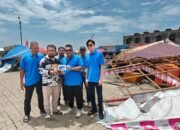 Haji Hismunanda bantu pedagang UMKM Patoka Sungai Pinyuh yang terdampak bencana alam.